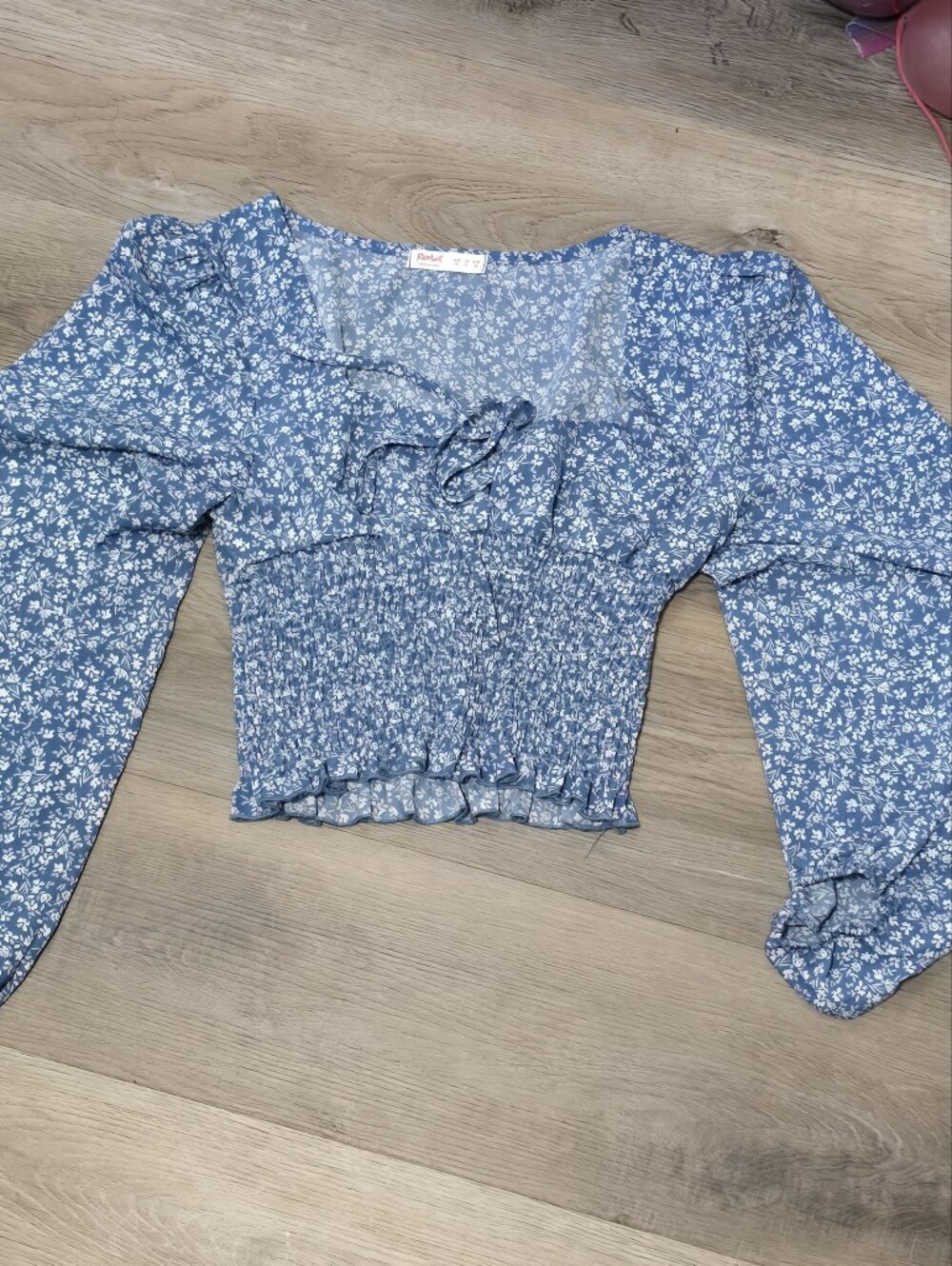 ROMWE Blue Floral Smocked Long-Sleeve Crop Top
